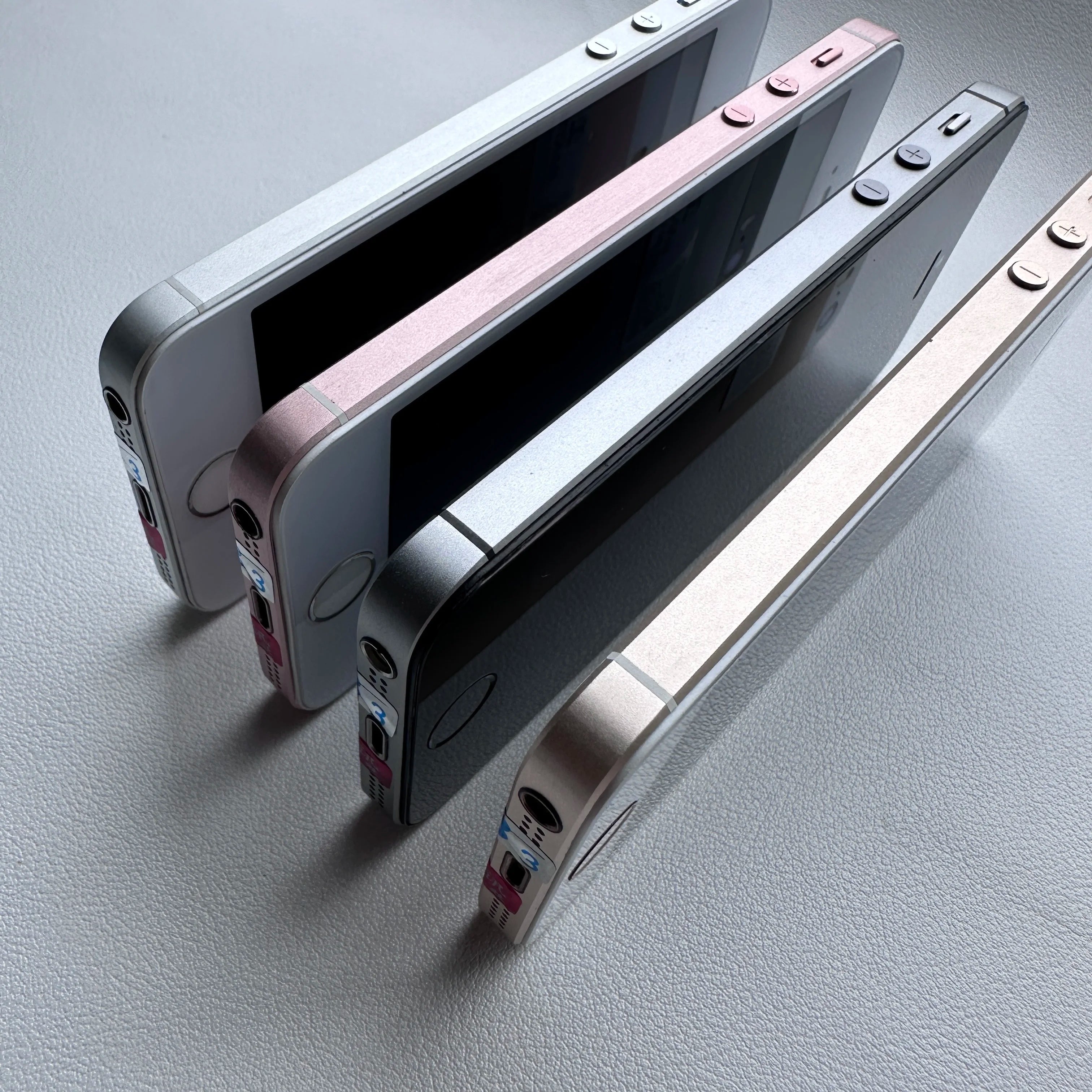 100% teléfono móvil iPhone SE Original 16/32/64/128GB ROM 2GB RAM 4,0 "iOS A9 Touch ID 12MP teléfono inteligente de doble núcleo desbloqueado